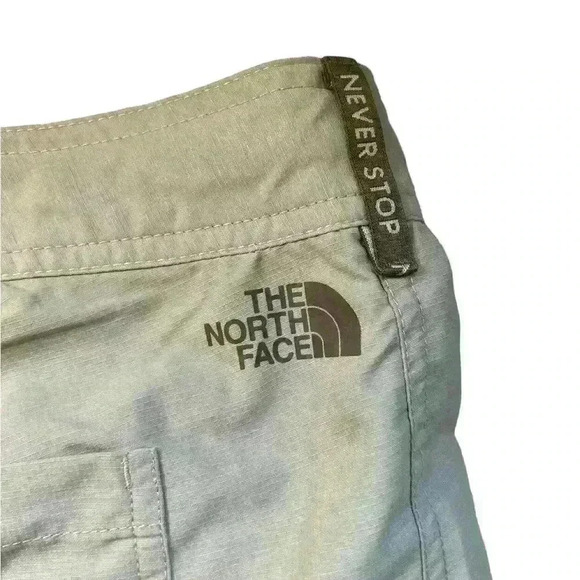 THE NORTH FACE NYLON SHORTS KHAKI WOMEN'S 12 5-11” Inseam Excellent Condition! - Picture 5 of 7